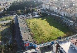 Zeytinburnu'nda davalık olan 16 bin kişilik stadyum kaderine terk edildi