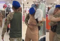 Terhis olan askerden AVM'deki annesine sürpriz
