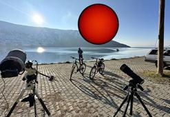 Van Gölü kıyısında teleskopla güneşi gözlemlediler