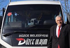 Durakta unutulan içinde altın ve para dolu çanta sahibine teslim edildi