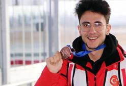 Türkiye'ye buzda madalya kazandıran Furkan'ın hedefi önce dünya, sonra olimpiyat