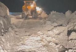 3 bin 300 rakımda gece de karla mücadele