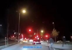 Beylikdüzü'nde polis denetim noktasından kaçan otomobil kamerada