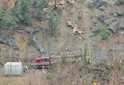 Raydan çıkan tren için kaldırma çalışması; ekipler vagonlar ile gidiyor