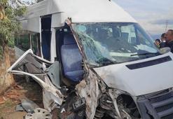 Osmaniye'de servis minibüsü, ağaca çarptı: 4'ü öğrenci 6 yaralı