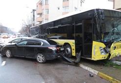 Ataşehir'de İETT otobüsü park halindeki 5 araca çarptı