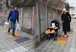 Batman'ın 'seksek' kaldırımı; çocuklar kadar yetişkinler de sekerek geçiyor