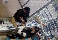 Avcılar'da müşteri gibi geldi, 70 bin liralık telefonu çalıp gitti