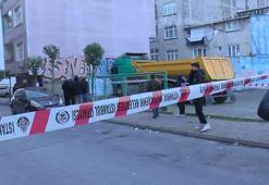 Esenler'de hafriyat kamyonunun çarptığı apartman boşaltıldı