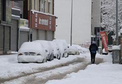 Van'ın yükseklerinde kar kalınlığı 1 metreyi aştı