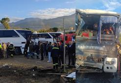 Hatay'da işçi servisi otobüsler çarpıştı: 1'i ağır 18 yaralı