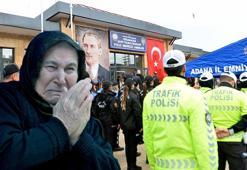 Şehit oğlunun isminin verildiği polis merkezinin açılışında gözyaşlarını tutamadı