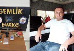 Evinin önünde park halindeki otomobilinde yakalanan uyuşturucu satıcısı tutuklandı
