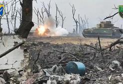 Ukrayna’ya ait savaş aracı, Rus zırhlısını imha etti