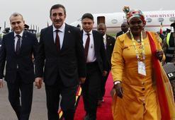 Cumhurbaşkanı Yardımcısı Yılmaz, Uganda Başbakanı ve Türk Toplumu Temsilcileri ile görüştü