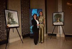 Doğaya Dönüş sergisinde kurumuş yaprak ve ağaçlar tuvale yansıdı