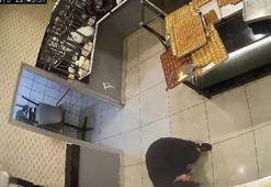 Kağıthane’de tatlıcıda yaşanan korku dolu anlara ait yeni görüntüler ortaya çıktı