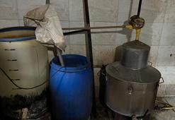 Bursa'da variller içerisinde 5 ton sahte içki ele geçirildi; 1 gözaltı