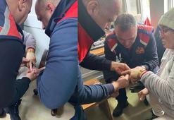 Parmağında sıkışan yüzüğü itfaiye çıkardı