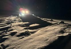 Yolu kapanan mezrada rahatsızlanan hamile kadın, paletli ambulansla alınıp, hastaneye ulaştırıldı