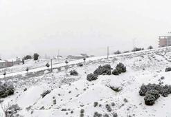 Antalya'nın yüksek kesimlerine kar yağdı