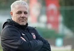 Havalimanında Sumudica ile Fenerbahçeli taraftar arasında gerginlik