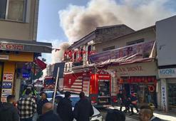 İzmir'de, tarihi Kemeraltı Çarşısı'nda yangın