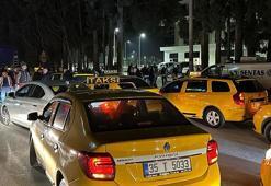 Oğuz Erge’nin cenazesini 250 araçlık konvoy ile adli tıpa getiren taksicilerden alkışlı protesto