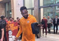 Cedric Bakambu resmen Real Betis'te