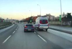 Çekmeköy'de otomobili ambulansın üzerine sürdü; o anlar kamerada