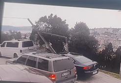 Beşiktaş'ta telefon direği aracın üzerine devrildi; o anlar kamerada