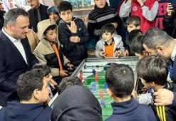 Gençlik ve Spor Bakan Yardımcısı Eminoğlu, deprem bölgesinde gençlerle buluştu