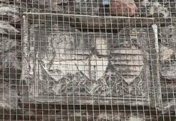 700 yıllık Ceneviz kitabesinin müzeye taşınması için replikasının yapılması bekleniyor