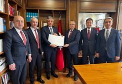 Türk Eğitim-Sen: Ek ders ücretlerinin yüzde 100 artırılması için 157 bin imzayı MEB'e ilettik