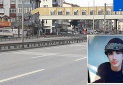 Üst geçit yerine bariyerden atlayıp karşıya geçmek isteyen yayaya otomobil çarptı