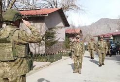 Orgeneral Bayraktaroğlu, Hakkari ve Şırnak'ta denetlemelerde bulundu