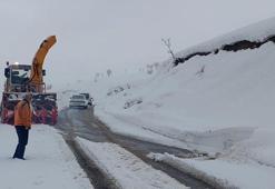 Kar ve tipi nedeniyle mahsur kalan 100 kişi kurtarıldı