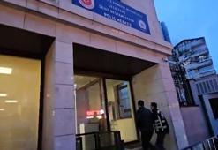 Galatasaray'ın stadı etrafında araçlarını park edenlerden para isteyen 4 değnekçi yakalandı