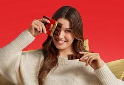 Ülker Çikolata'nın yeni reklam yüzü Afra Saraçoğlu oldu