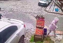 Sultangazi'de hırsız küçük kızın elindeki parayı çalıp kaçtı