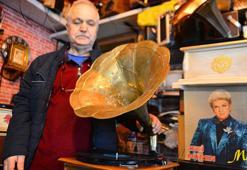 'Nostalji doktoru', 40 yıldır eski radyo ve gramofonları tamir ediyor