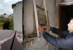 Duvarını kırdığı kiracısının, şimdi de elektriğini kestirdi