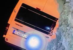 Van-Hakkari karayoluna çığ düştü; minibüs kar kütlesi altında kaldı: 1 ölü, 12 yaralı