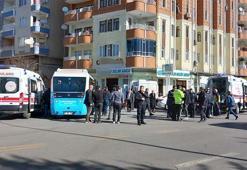 Diyarbakır'da 2 minibüs kafa kafaya çarpıştı: 3'ü ağır, 8 yaralı