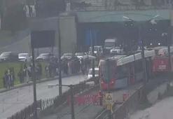 Tramvay altında can pazarı; seferler yapılamıyor