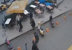 Çalıştığı kafede husumetlisinin bıçaklı saldırısına uğradı; o anlar kamerada