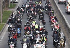Motosikletli kuryelerden 'Trafikte biz de varız' eylemi