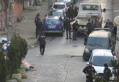 Sultangazi'de hayır yemeğindekilere silahlı saldırı; şüpheli bacağından vurularak yakalandı