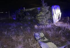 Domuz sürüsüne çarpan işçi servis minibüsü devrildi: 2'si ağır 12 yaralı