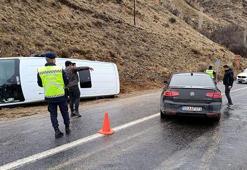 Kayseri'de öğrenci servisi devrildi: 10 yaralı